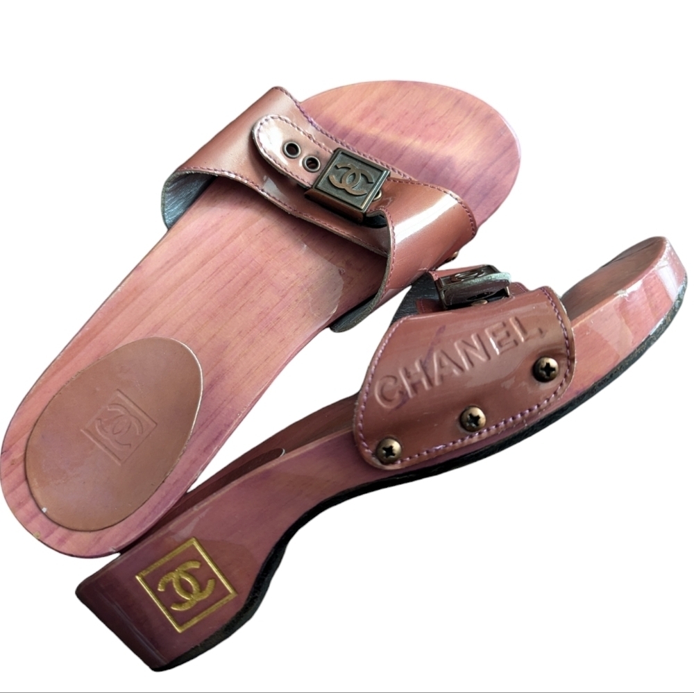 CHANEL Vintage Interlocking CC Logo Clogs